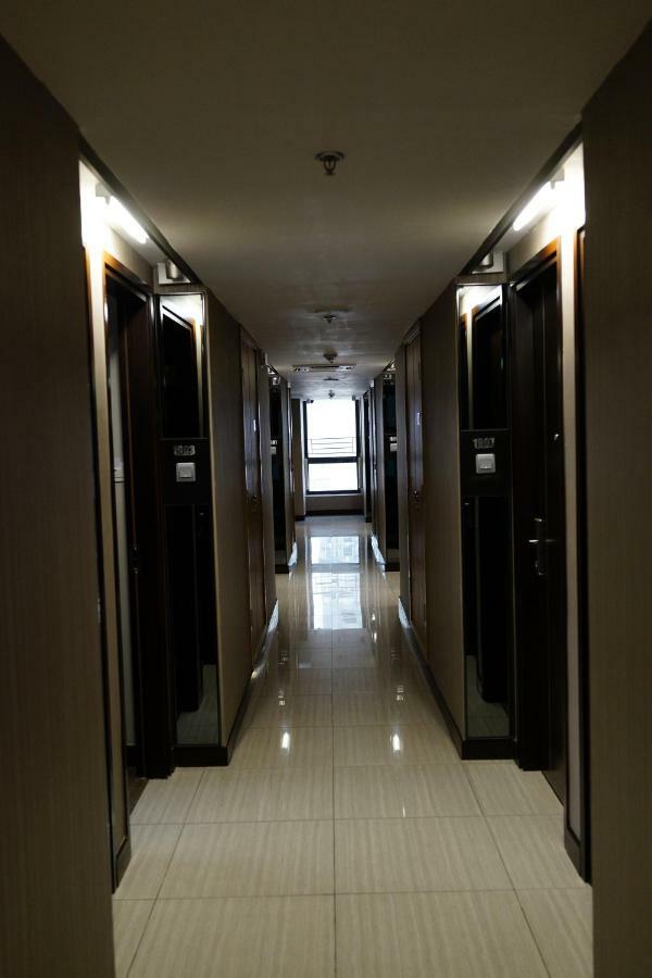 Cruise Hotel Цзюлун Экстерьер фото